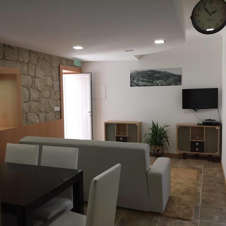 Geresiana Apartamentos ภายนอก รูปภาพ