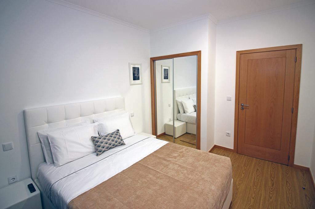 Geresiana Apartamentos ภายนอก รูปภาพ