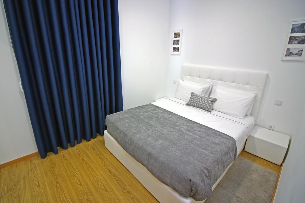 Geresiana Apartamentos ภายนอก รูปภาพ